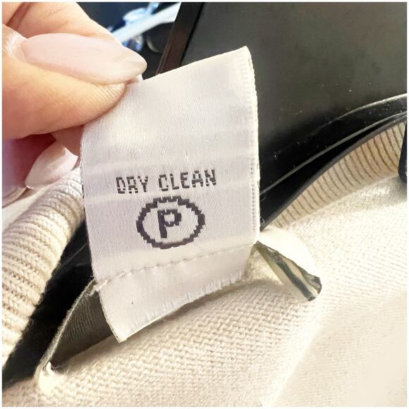 Nieman Marcus Women’s Silk Cashmere Blend Wrap Sweater Cream Size Small - Picture 10 of 13